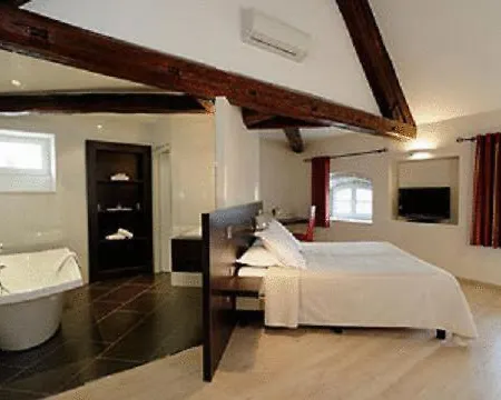 Chateau Du Mont Joly מלון Sampans