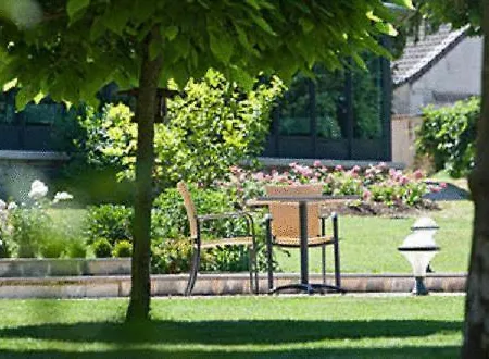 Chateau Du Mont Joly Sampans