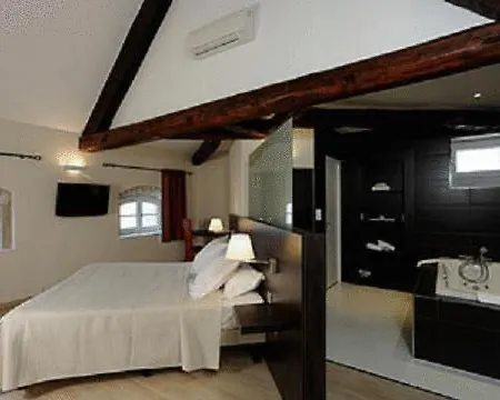 Chateau Du Mont Joly מלון Sampans